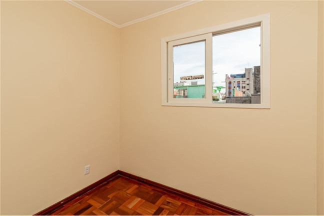 Imagem Imóvel com 4 Quartos à Venda, em Vila Ipiranga - Porto Alegre Imagem Imóvel com 4 Quartos à Venda, em Vila Ipiranga - Porto Alegre
