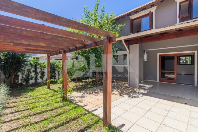 Imagem Imóvel com 3 Quartos à Venda, 254 m² em Sarandi - Porto Alegre Imagem Imóvel com 3 Quartos à Venda, 254 m² em Sarandi - Porto Alegre