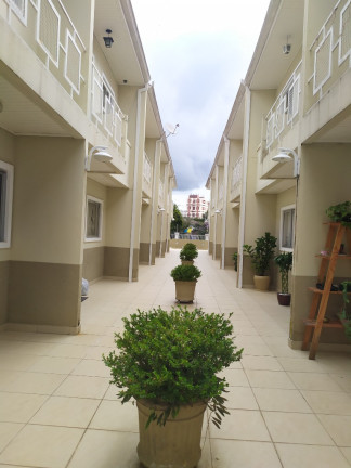 Imagem Imóvel com 3 Quartos à Venda, 134 m² em Capão Raso - Curitiba Imagem Imóvel com 3 Quartos à Venda, 134 m² em Capão Raso - Curitiba