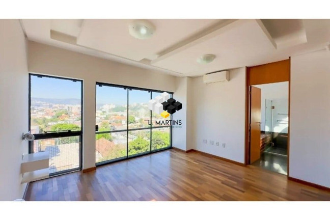 Imagem Casa com 2 Quartos à Venda, 318 m² em Medianeira - Porto Alegre Imagem Casa com 2 Quartos à Venda, 318 m² em Medianeira - Porto Alegre