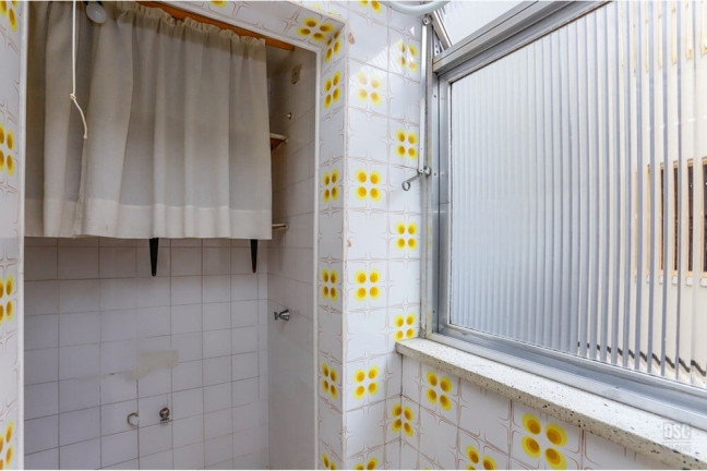 Imagem Imóvel com 2 Quartos à Venda, 70 m² em Santana - Porto Alegre Imagem Imóvel com 2 Quartos à Venda, 70 m² em Santana - Porto Alegre