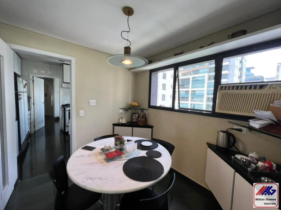 Imagem Apartamento com 3 Quartos à Venda, 220 m² em Itaim Bibi - São Paulo