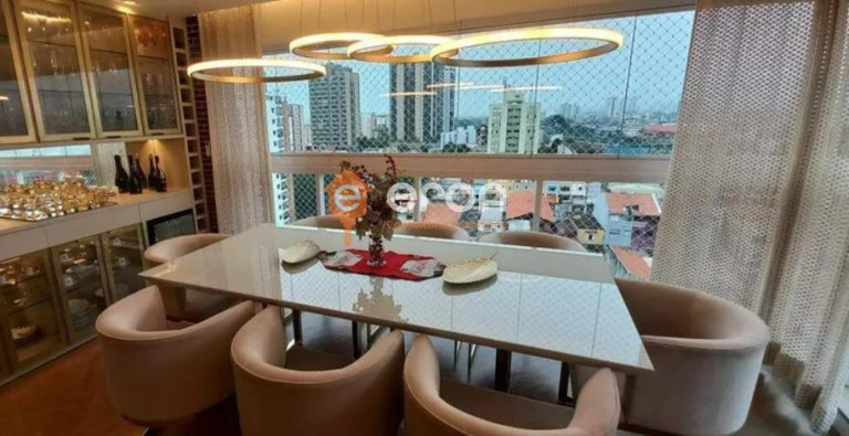 Imagem Apartamento com 3 Quartos à Venda, 266 m²