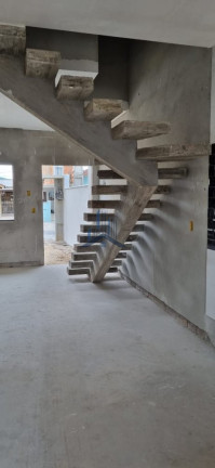 Sobrado com 2 Quartos à Venda, 75 m² em Adhemar Garcia - Joinville
