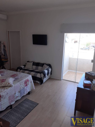 Imagem Casa com 3 Quartos à Venda, 212 m² em Jardim Jacinto - Jacareí