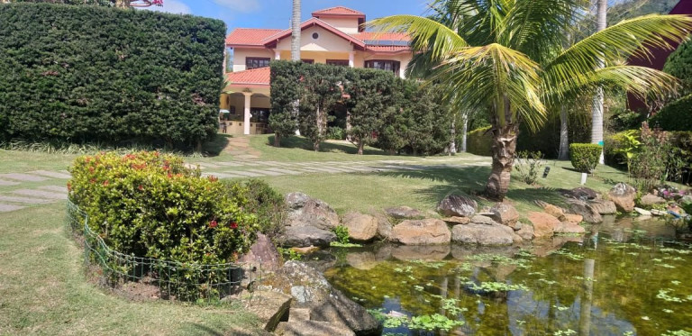 Imagem Casa com 4 Quartos à Venda, 351 m² em Taquaras - Balneário Camboriú Imagem Casa com 4 Quartos à Venda, 351 m² em Taquaras - Balneário Camboriú
