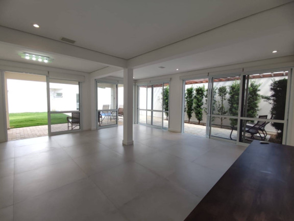 Imagem Imóvel com 4 Quartos à Venda, 2.200.000 m² em São Paulo - Jundiaí Imagem Imóvel com 4 Quartos à Venda, 2.200.000 m² em São Paulo - Jundiaí