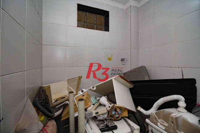 Imagem Sobrado com 3 Quartos à Venda, 220 m² em Encruzilhada - Santos Imagem Sobrado com 3 Quartos à Venda, 220 m² em Encruzilhada - Santos