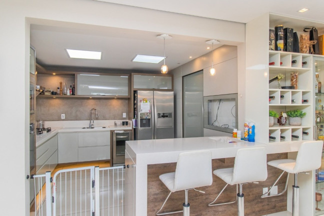 Imagem Casa com 3 Quartos à Venda, 241 m² em Agronomia - Porto Alegre Imagem Casa com 3 Quartos à Venda, 241 m² em Agronomia - Porto Alegre