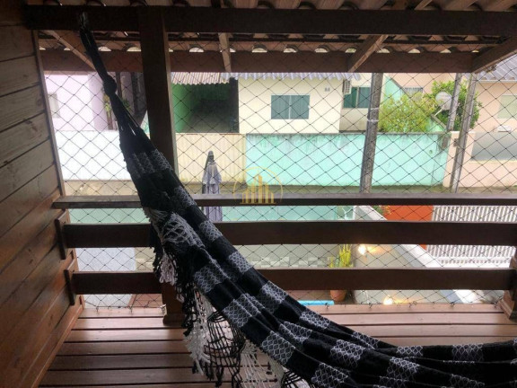 Imagem Casa com 3 Quartos à Venda, 73 m² em Espinheiros - Itajaí Imagem Casa com 3 Quartos à Venda, 73 m² em Espinheiros - Itajaí