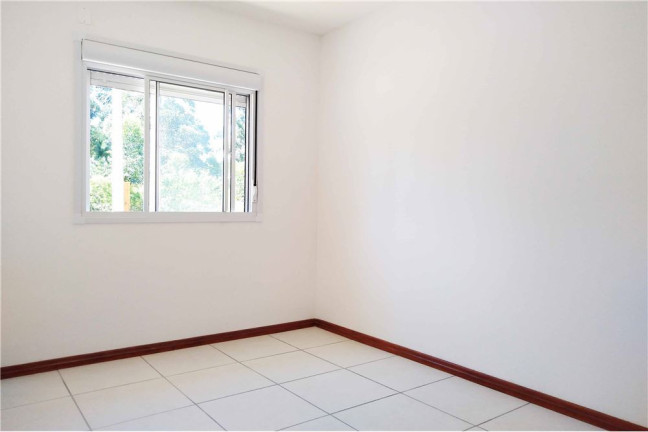 Imagem Casa com 2 Quartos à Venda, em Restinga - Porto Alegre Imagem Casa com 2 Quartos à Venda, em Restinga - Porto Alegre