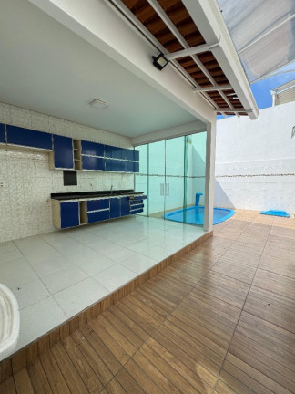 Imagem Casa com 4 Quartos à Venda, 380 m² em Centro - Manaus Imagem Casa com 4 Quartos à Venda, 380 m² em Centro - Manaus