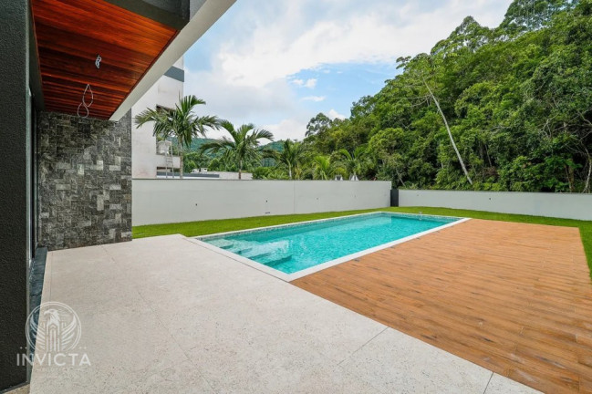 Imagem Casa com 4 Quartos à Venda, 100 m² em Ariribá - Balneário Camboriú Imagem Casa com 4 Quartos à Venda, 100 m² em Ariribá - Balneário Camboriú