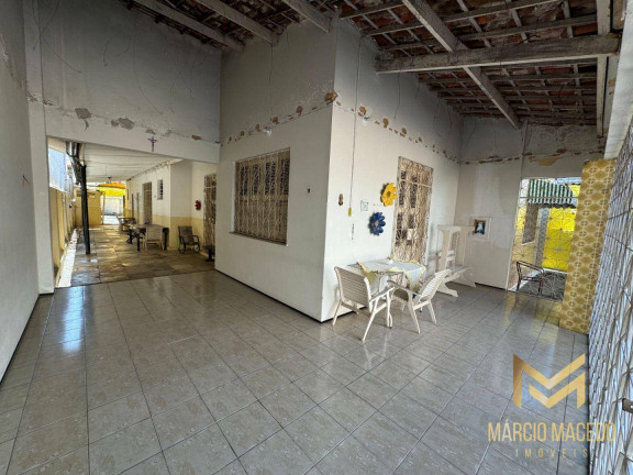 Imagem Casa com 10 Quartos à Venda, 220 m² em Meireles - Fortaleza Imagem Casa com 10 Quartos à Venda, 220 m² em Meireles - Fortaleza