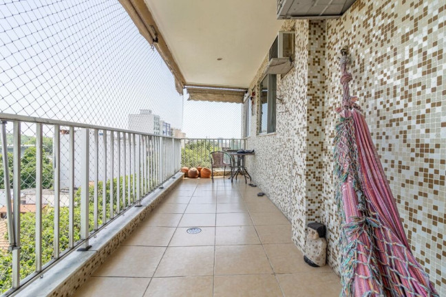 Imagem Imóvel com 3 Quartos à Venda, em Maracanã - Rio De Janeiro Imagem Imóvel com 3 Quartos à Venda, em Maracanã - Rio De Janeiro