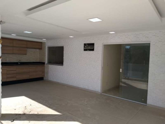 Imagem Imóvel com 4 Quartos à Venda, 200 m² em Campo Grande - Rio De Janeiro Imagem Imóvel com 4 Quartos à Venda, 200 m² em Campo Grande - Rio De Janeiro