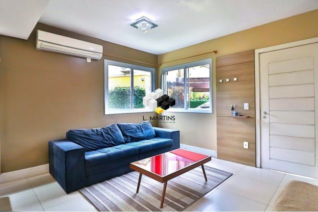 Casa de Condomínio com 3 Quartos à Venda, 230 m² em Mário Quintana - Porto Alegre