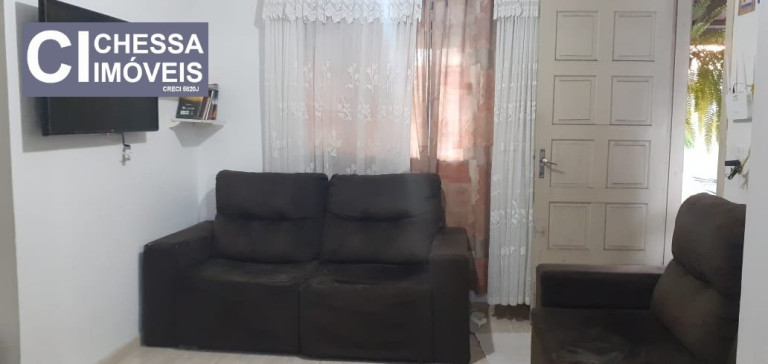 Imagem Casa com 2 Quartos à Venda, 200 m² em Espinheiros - Itajaí Imagem Casa com 2 Quartos à Venda, 200 m² em Espinheiros - Itajaí