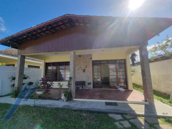 Imagem Casa com 3 Quartos à Venda, 168 m² em Centro - Ubatuba Imagem Casa com 3 Quartos à Venda, 168 m² em Centro - Ubatuba