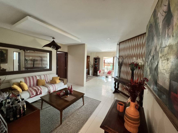 Imagem Casa com 6 Quartos à Venda, em Itaipú - Niterói Imagem Casa com 6 Quartos à Venda, em Itaipú - Niterói