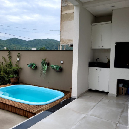 Imagem Sobrado com 3 Quartos à Venda, 185 m² em Rio Pequeno - Camboriú Imagem Sobrado com 3 Quartos à Venda, 185 m² em Rio Pequeno - Camboriú