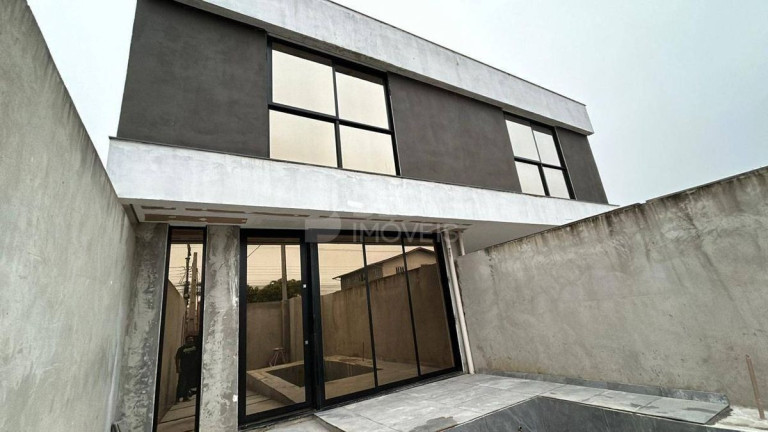 Sobrado com 3 Quartos à Venda, 240 m² em Barra - Balneário Camboriú