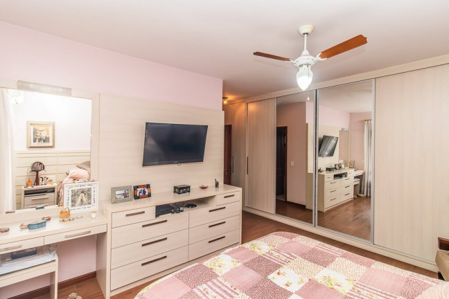 Imagem Casa com 4 Quartos à Venda, 290 m² em Petrópolis - Porto Alegre Imagem Casa com 4 Quartos à Venda, 290 m² em Petrópolis - Porto Alegre
