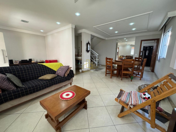 Imagem Casa com 3 Quartos à Venda, 300 m² em Jardim América - Cariacica