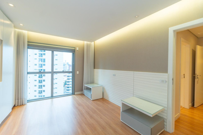 Imagem Apartamento com 5 Quartos para Alugar, 120 m² em Centro - Curitiba Imagem Apartamento com 5 Quartos para Alugar, 120 m² em Centro - Curitiba