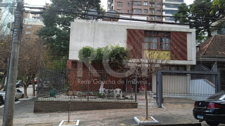 Imagem Casa com 3 Quartos à Venda, 220 m² em Petrópolis - Porto Alegre Imagem Casa com 3 Quartos à Venda, 220 m² em Petrópolis - Porto Alegre