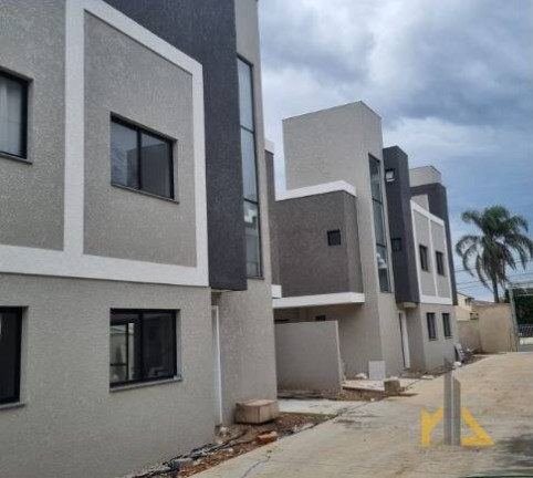 Imagem Casa com 3 Quartos à Venda, 135 m² em Uberaba - Curitiba Imagem Casa com 3 Quartos à Venda, 135 m² em Uberaba - Curitiba