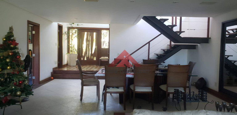 Imagem Casa com 3 Quartos à Venda, 400 m² em Piratininga - Niterói Imagem Casa com 3 Quartos à Venda, 400 m² em Piratininga - Niterói