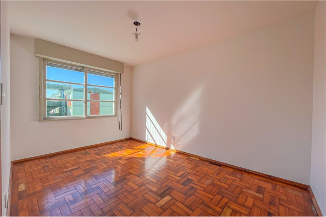 Imagem Apartamento com 3 Quartos à Venda, 62 m² em Cristal - Porto Alegre Imagem Apartamento com 3 Quartos à Venda, 62 m² em Cristal - Porto Alegre