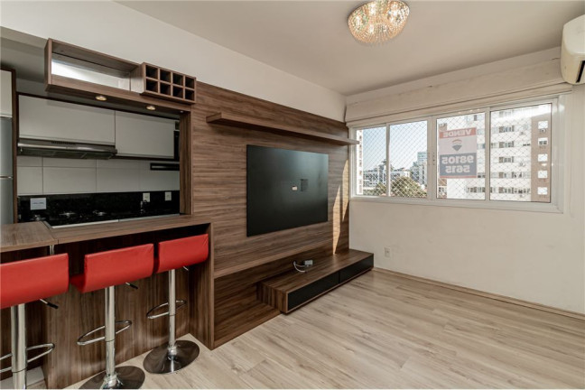 Imóvel com 2 Quartos à Venda,  em Passo Da Areia - Porto Alegre