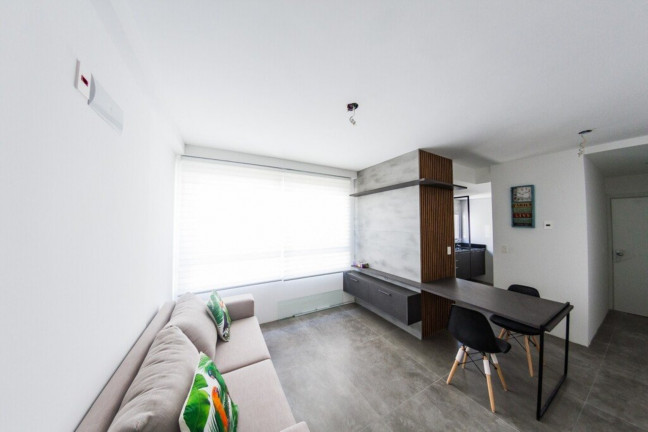 Imagem Imóvel com 2 Quartos à Venda, 61 m² em Menino Deus - Porto Alegre Imagem Imóvel com 2 Quartos à Venda, 61 m² em Menino Deus - Porto Alegre