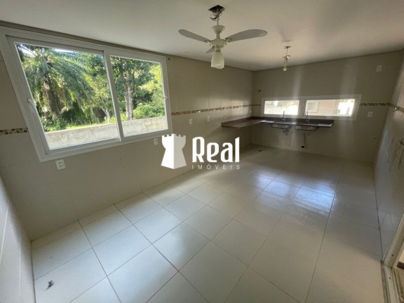 Imagem Casa com 4 Quartos à Venda, 550 m² em Busca Vida - Camaçari