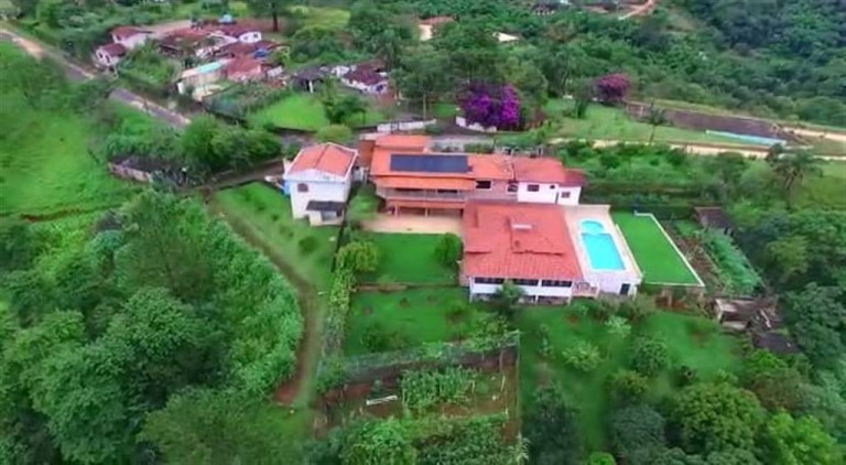 Imagem Imóvel com 3 Quartos à Venda, 10 m² em Tres Barras - Serra Negra Imagem Imóvel com 3 Quartos à Venda, 10 m² em Tres Barras - Serra Negra