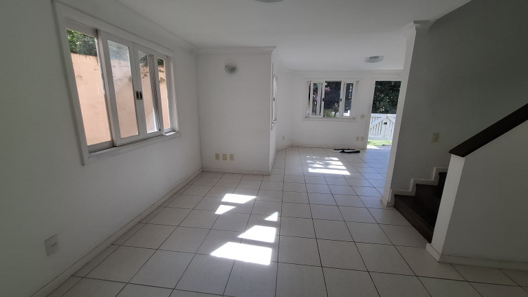 Imagem Casa com 3 Quartos à Venda, 149 m² em Piratininga - Niterói Imagem Casa com 3 Quartos à Venda, 149 m² em Piratininga - Niterói