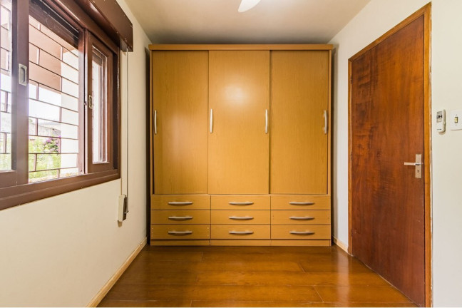 Imagem Casa com 3 Quartos à Venda, 329 m² em Vila Ipiranga - Porto Alegre Imagem Casa com 3 Quartos à Venda, 329 m² em Vila Ipiranga - Porto Alegre