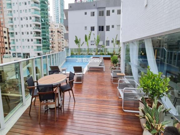 Imagem Imóvel com 4 Quartos à Venda, 140 m² em Centro - Balneário Camboriú Imagem Imóvel com 4 Quartos à Venda, 140 m² em Centro - Balneário Camboriú