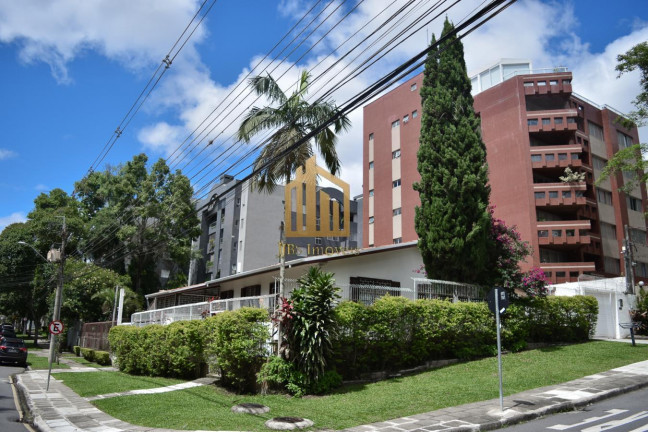 Imagem Casa com 4 Quartos à Venda, 230 m² em Ahú - Curitiba