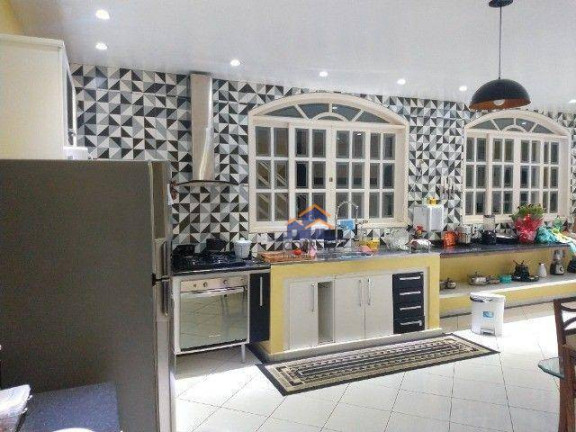 Imagem Casa com 4 Quartos à Venda, 300 m² em Vila Da Petrobrás - Angra Dos Reis Imagem Casa com 4 Quartos à Venda, 300 m² em Vila Da Petrobrás - Angra Dos Reis