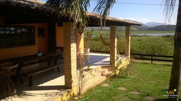 Imagem Casa com 3 Quartos à Venda, 250 m² em Ibitioca - Campos Dos Goytacazes Imagem Casa com 3 Quartos à Venda, 250 m² em Ibitioca - Campos Dos Goytacazes