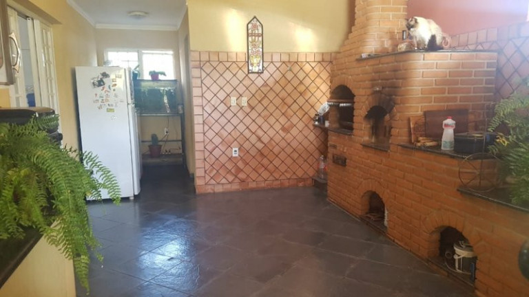 Imagem Imóvel com 4 Quartos à Venda, 380 m² em Vale Do Igapó Iii - Pederneiras Imagem Imóvel com 4 Quartos à Venda, 380 m² em Vale Do Igapó Iii - Pederneiras