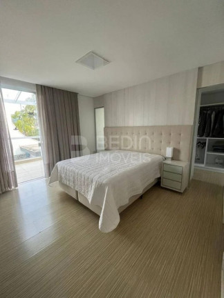 Imagem Casa com 4 Quartos à Venda, 243 m² em Centro - Camboriú Imagem Casa com 4 Quartos à Venda, 243 m² em Centro - Camboriú