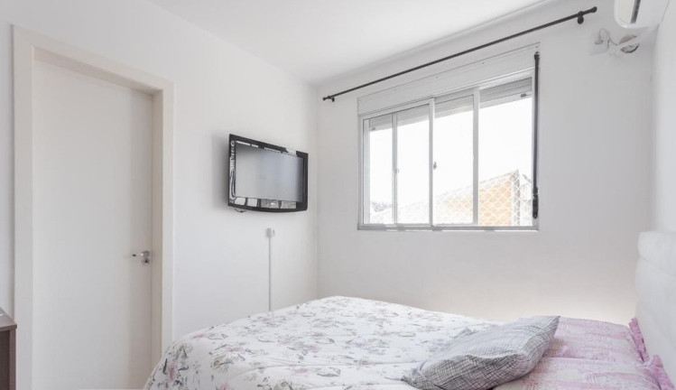 Imagem Imóvel com 2 Quartos à Venda, 48 m² em Sarandi - Porto Alegre Imagem Imóvel com 2 Quartos à Venda, 48 m² em Sarandi - Porto Alegre