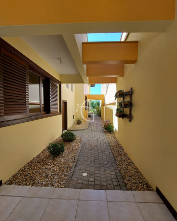 Imagem Casa com 4 Quartos à Venda,  em Santo Antônio - Joinville