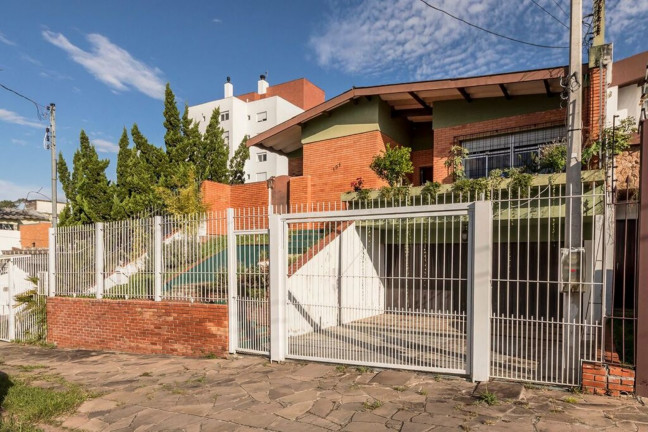 Imagem Imóvel com 4 Quartos à Venda, em Jardim Itu Sabará - Porto Alegre Imagem Imóvel com 4 Quartos à Venda, em Jardim Itu Sabará - Porto Alegre