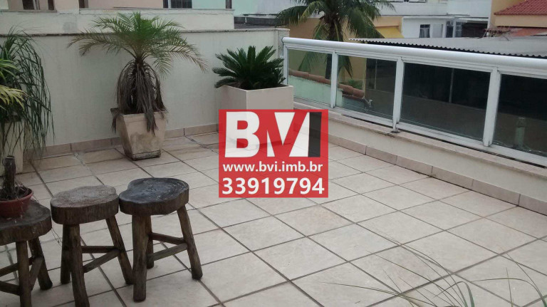 Imagem Casa com 3 Quartos à Venda, 402 m² em Olaria - Rio De Janeiro