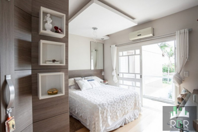 Imagem Casa com 4 Quartos à Venda, 223 m² em Torres Imagem Casa com 4 Quartos à Venda, 223 m² em Torres